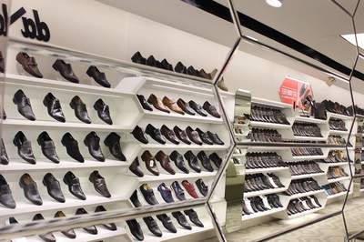 光影交织的艺术空间 当代鞋零售专卖店设计美学赏析